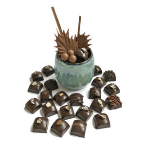 Gobelets en grés et chocolats